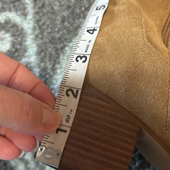 Marc Fisher suede knee high boots. Like new. Soft! 9.5 - Picture 6 of 8